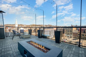 The Penthouse- Heart of OTR w/Rooftop Terrace